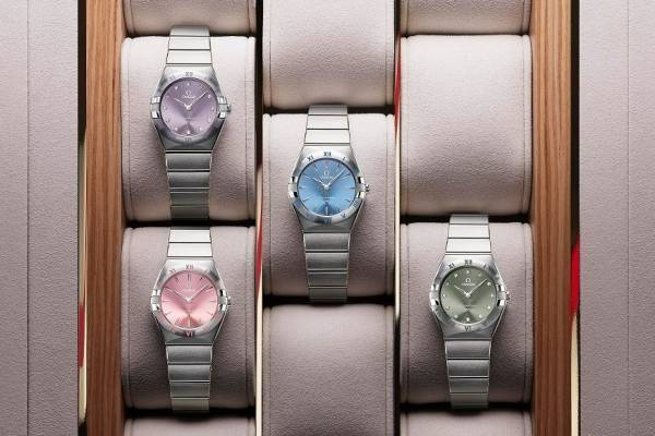 オメガ「コンステレーション」2022年レディース腕時計、パステルカラーダイアルの28mmケース