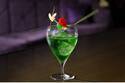 資生堂パーラー120周年カクテル、緑の惑星“ガイア”着想の鮮やかカクテルが「バー エス」で