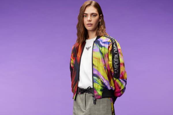 エンポリオ アルマーニから“サーフィン”がテーマのカラフルな新作メンズ・ウィメンズウェア