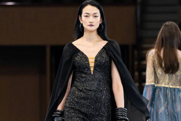 タエ アシダ 2022年秋冬コレクション - 時代の風をとらえたモダンなエレガンス