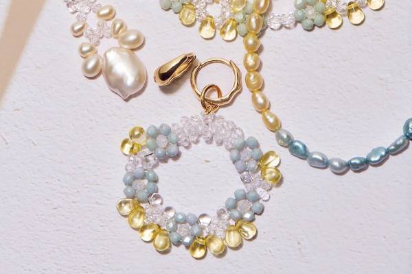 ノジェス新作ジュエリー、“アネモネの花”ネックレスや“空の色”着想のカラーストーンリング