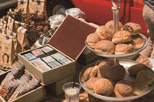 二子玉川ライズのGWイベント「太陽と星空のサーカス」フードトラック＆雑貨が集結するマーケットなど