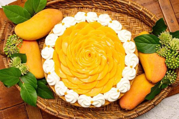 キル フェ ボン母の日限定「マンゴーのショートケーキタルト」"マンゴーの花束”をイメージ