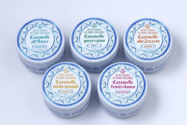 世界最古の修道院薬局が作る「カマルドリの修道院キャンディ」“薬壷”イメージの缶入り