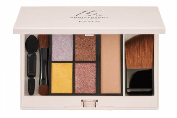 エトヴォス15周年「ミネラル クラッシィシャドー」限定色入りメイクパレット＆美白スキンケアキット