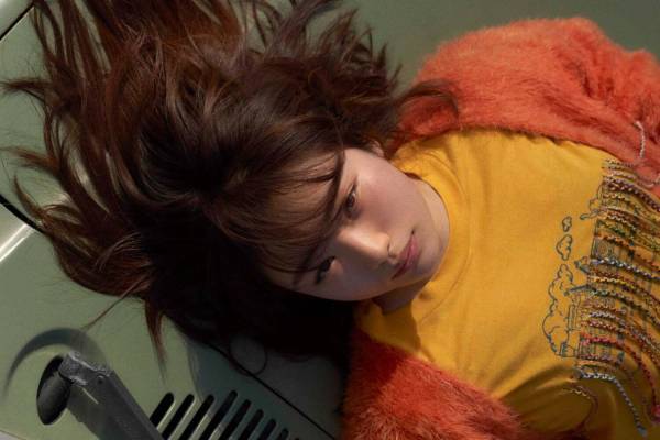 にしな新曲「FRIDAY KIDS CHINA TOWN」エッジィなサウンド&不思議な歌詞世界