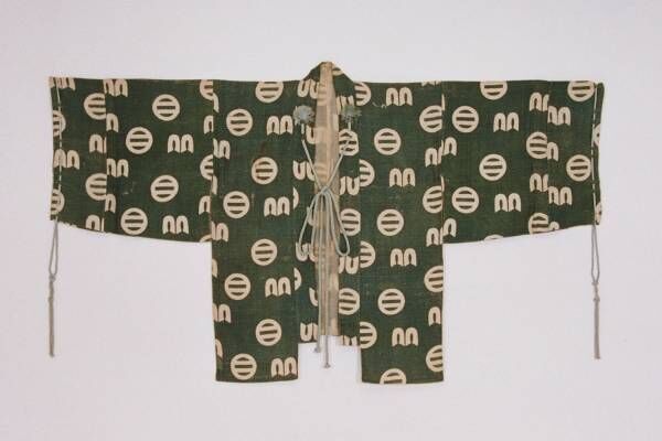 展覧会「型染～日本の美」文化学園服飾博物館で、小紋や型友禅など“型染”の着物・衣服が集結