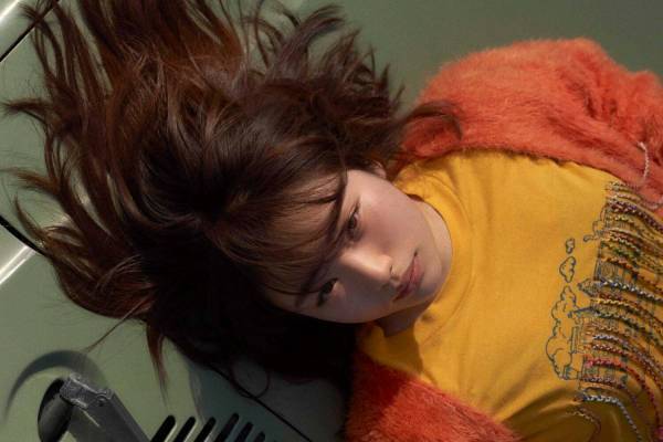 にしな最新CDアルバム『1999』新曲「FRIDAY KIDS CHINA TOWN」ほか全11曲