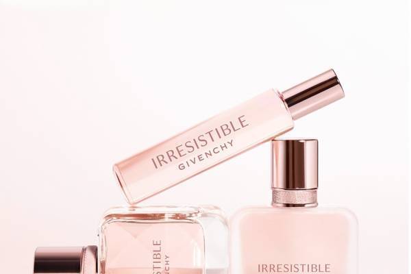 ジバンシイ“誰もを虜にする”人気香水「イレジスティブル」即完ロールオンタイプが定番品に