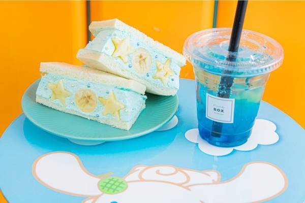 フルーツサンド専門店「フルーツボックス代官山」サンリオ・シナモロール着想の“水色”コラボサンド