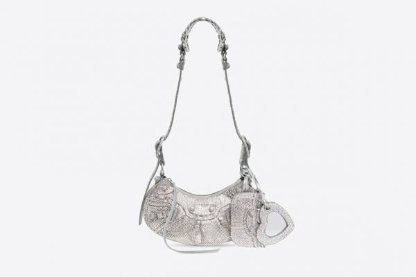 バレンシアガ「ル カゴール」フリンジやクリスタルを配した限定バッグ、イニシャル刻印サービスも