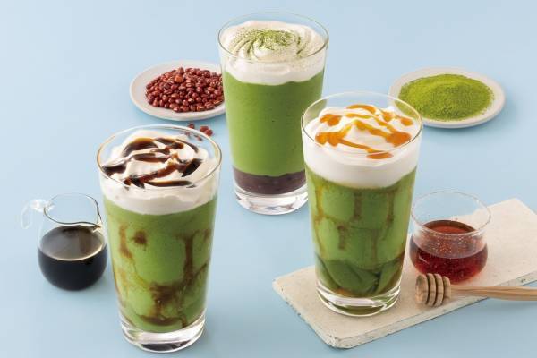 ナナズグリーンティー“ぷるぷる玉露ゼリー”入りフローズンドリンク、黒糖やはちみつをトッピング