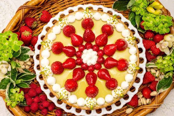 キル フェ ボン“ピスタチオ”のタルト4種が登場、ピスタチオババロア＆ベリーの新作タルトなど