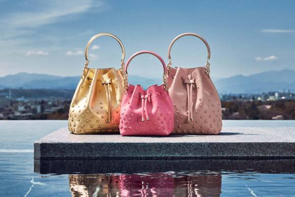 ジミー チュウ“スタースタッズ”の新作バッグ「ボンボン スター」表参道でメイド・トゥ・オーダーも