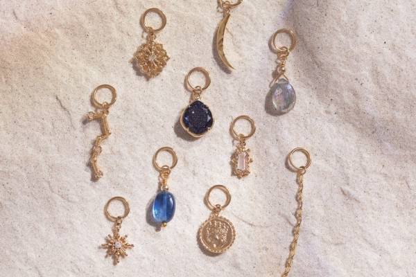 ノジェス“小さなお守り”チャーム、夜空に輝く星々や三日月モチーフの新作ジュエリー