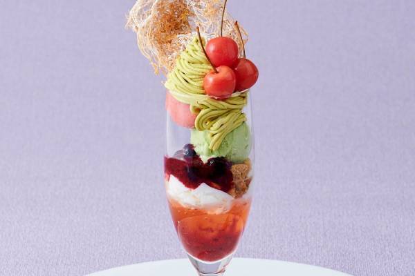 ザ ストリングス 表参道からピスタチオの初夏限定パフェ、ブラータチーズ乗せパンケーキも