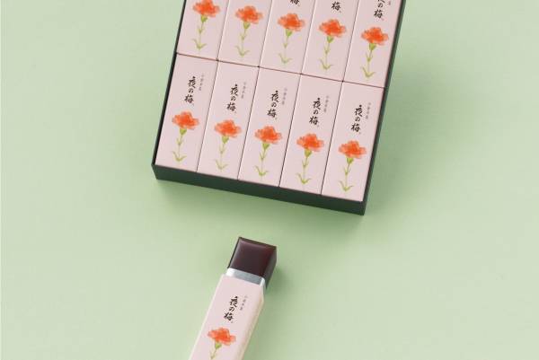 とらや母の日限定、華やかな"カーネーション"パッケージの小形羊羹＆水羊羹