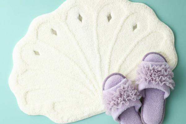 フランフラン“自宅で海気分”夏のインテリア、貝殻モチーフマット＆海イメージのルームフレグランス