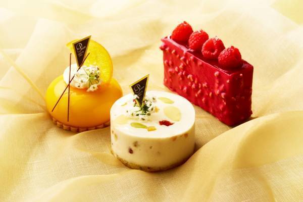 ポアール新作ケーキ“ごろっとグレープフルーツ入り”はちみつムース×ピスタチオのタルトなど