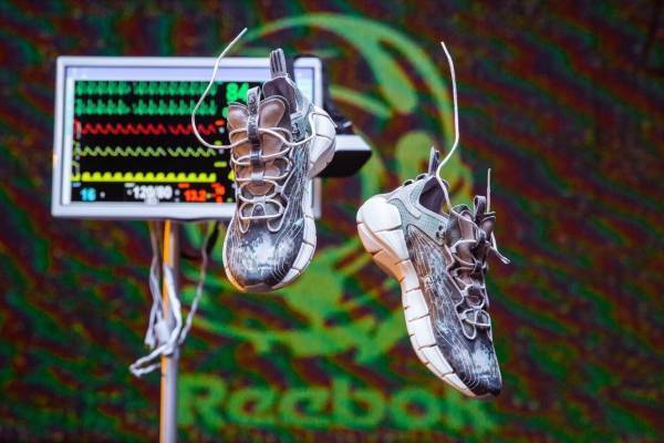 リーボック×ビリオネア・ボーイズ・クラブ、ミリタリー着想の"カモ柄"ユニセックススニーカー