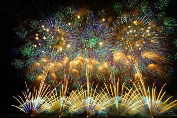 新潟「長岡まつり大花火大会2022」幅約2kmに及ぶ打ち上げなど、“日本三大花火大会”が3年ぶりに