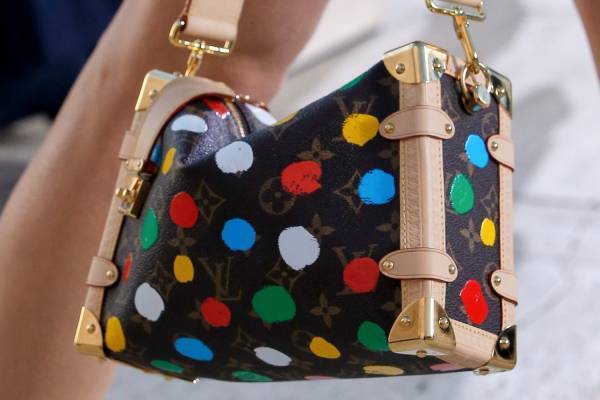 ルイ・ヴィトン×草間彌生コラボ再び、カラフルな水玉模様×モノグラム・キャンバスのバッグなど