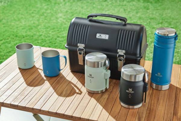 スターバックス×スタンレー、コーヒープレス付ボトルやターコイズ＆ミントグリーンのステンレスマグ