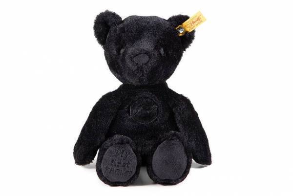 シュタイフ×フラグメント デザインからオールブラックの限定テディベア、胸部分にサンダーマーク刺繍