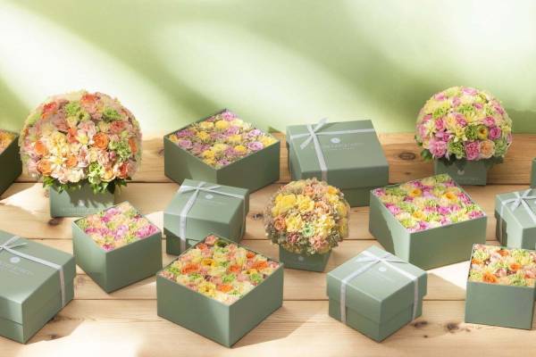 ニコライ バーグマン“北欧の夏”着想のフラワーボックス、ビタミンカラーの花々をセット