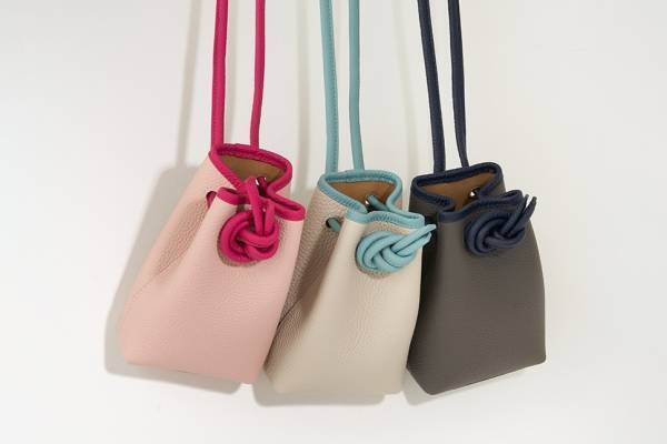 ヴァジック初のバッグのカスタマイズオーダー、「ボンド ナノ」を自分の好みにカスタム