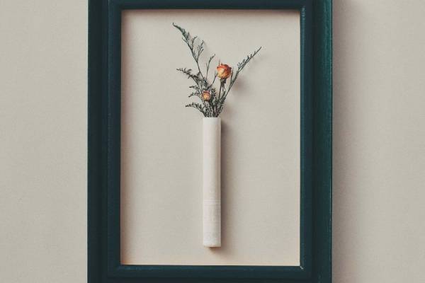 ミューラル、繊細なレース柄を表現した花器 -  京都の陶芸スタジオ「トキノハ」とコラボ