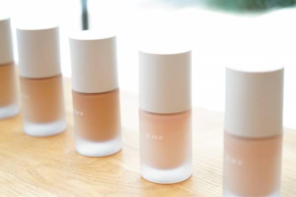 RMK2022年秋ベースメイク、“緻密カバー×素肌感”を叶える新作リキッドファンデ誕生