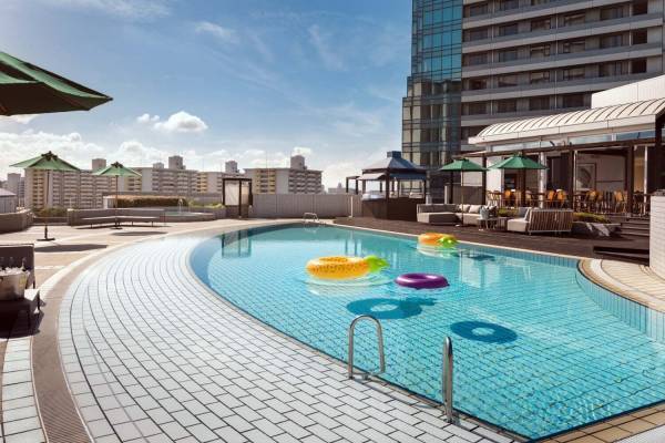 ハイアット リージェンシー 大阪の屋外プールがオープン、24時間営業のナイトプールも