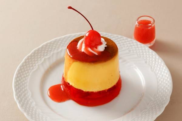 レトロなプリン専門店「プリンに恋して」“チェリー尽くし”の2層仕立てプリン新発売へ