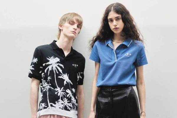 タトラスの新作ポロシャツ、“ヤシの木”プリント&ポップなイエローラインなど