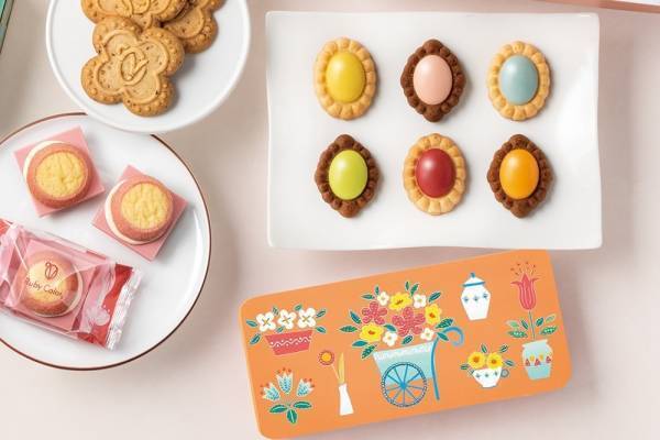 宝石スイーツ「ベリールビーカット」に夏限定デザイン缶、“カリッとろっ”食感ボンボンショコラ入り