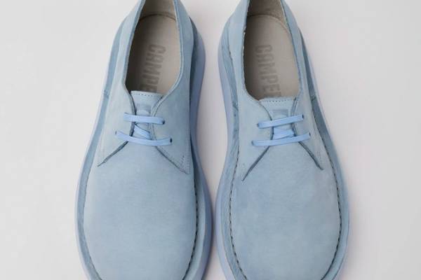 カンペール新作シューズ「ブラザーズ・ポルゼ」“親指”の形に似せた現代風ダービーシューズ