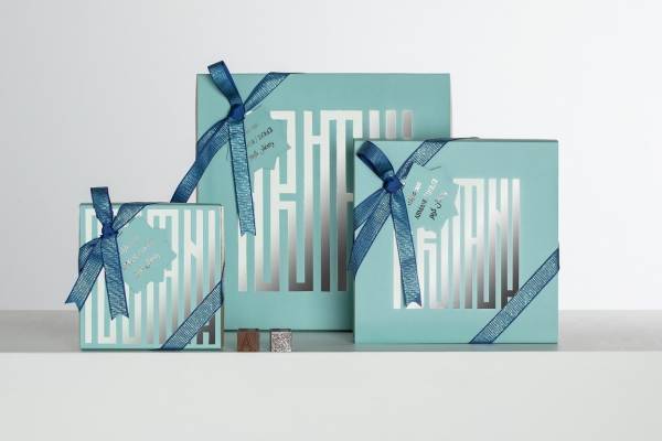 アルマーニ / ドルチの夏限定チョコレートボックス、“アラビア文字”×ミント色のパッケージで