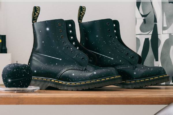 ドクターマーチンのヴィンテージ8ホールブーツ“星空モチーフ”のアート作品に、表参道でアートイベント