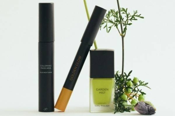 アニヴェン×トゥモローランドの限定コスメ、ラメが煌めくカラーマスカラ&ヴィヴィッドカラーネイル