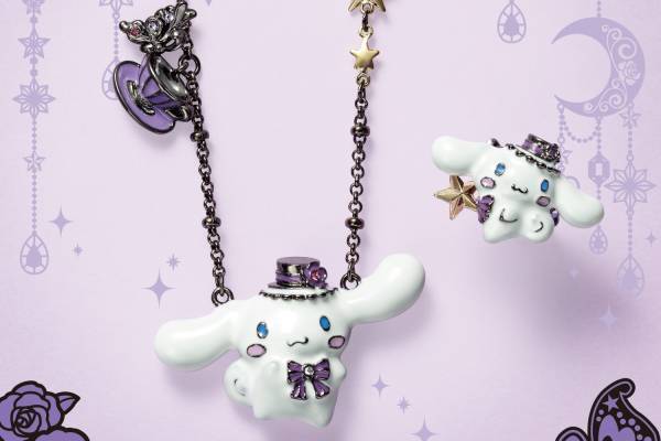 アナ スイ×サンリオ「シナモロール」“ぷっくり”立体アクセサリー、ふわふわポーチや巾着付き