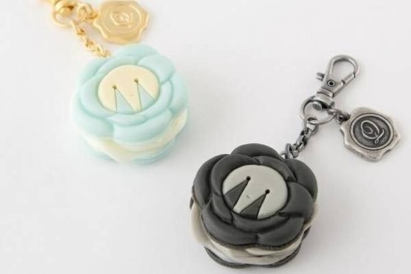 Q-pot.“シュールな日本画”アクセサリー、マカロンバッグチャームやTシャツ「十一」とコラボ