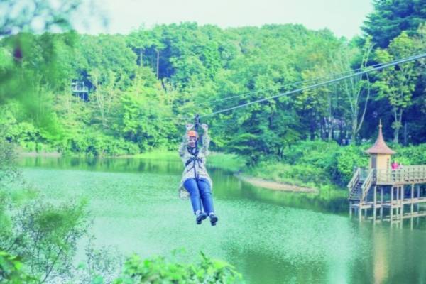 ムーミンバレーパーク“湖面を滑走”アクティビティ「飛行おにのジップラインアドベンチャー」パワーアップ