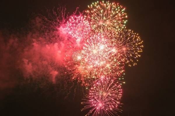 22 神宮外苑花火大会 3年ぶり開催 花火12 000発 コンサートの都市型花火大会 22年6月日 ウーマンエキサイト 1 3