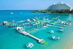 沖縄「万座オーシャンパーク」日本最大級の海上アスレチック、エメラルドグリーンの海で楽しむスライダーも
