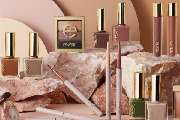 エクセル22年秋コスメ、芳醇バーガンディのアイカラー＆"ブランド初”マットネイルやネイルケア