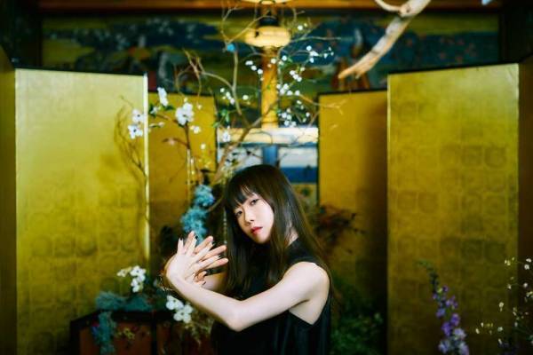 Aimer横浜＆大阪でライブツアー開催、デビュー10周年を締めくくるアリーナ公演