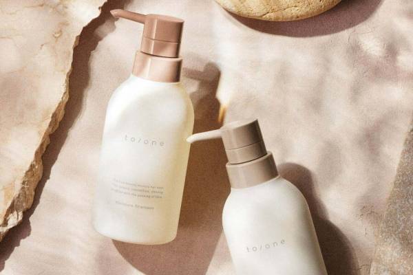 トーン初のヘアケア“スキンケア発想”のふわ泡シャンプー＆コンデショナー、“うるみ”のある髪へ