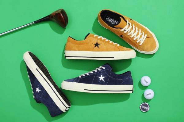 コンバース「ワンスター」のスエード素材ユニセックスシューズ、アーカイブ着想ゴールド＆ネイビー