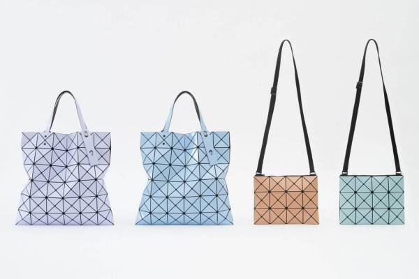 BAO BAO ISSEY MIYAKE“ダブルカラー”のバッグやカードケースなど
